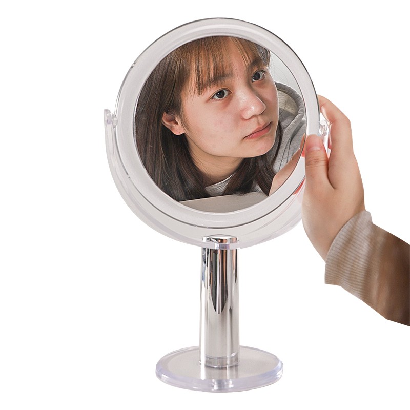 ¿Por qué un lupa de doble cara es un maquillaje imprescindible?
